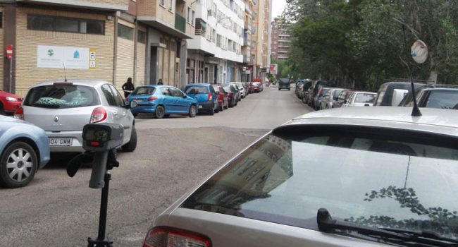 El medidor de velocidad de Pedalea durante la en la calle Lasala de Zaragoza. Foto: Pedalea