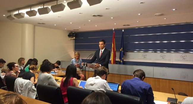 Rueda de prensa de Pedro Sánchez tras su encuentro con Mariano Rajoy. Foto: @PSOE