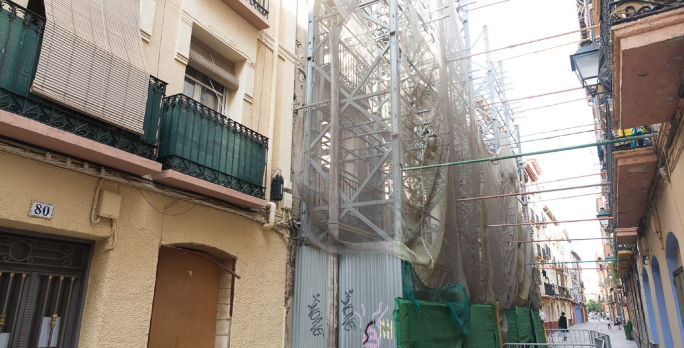 Andamio de la calle Pignatelli. Foto:Pablo Ibáñez.