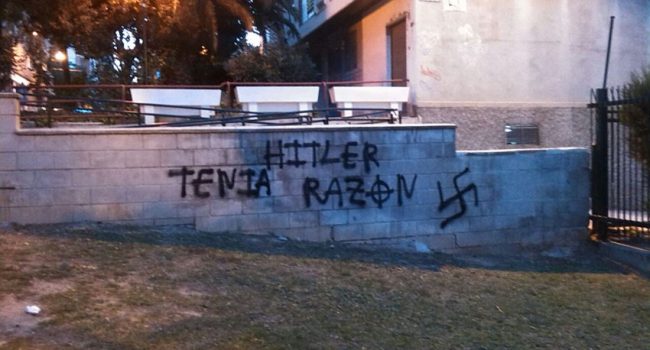 Pintada nazi frente al IES Pablo Gargallo en Zaragoza.