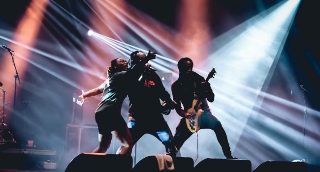 Albarosie y Jahsta iluminan la noche más reggae de Pirineos Sur