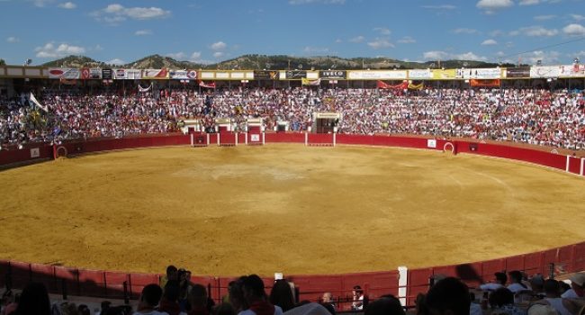 evento taurino de personas con acondroplasia