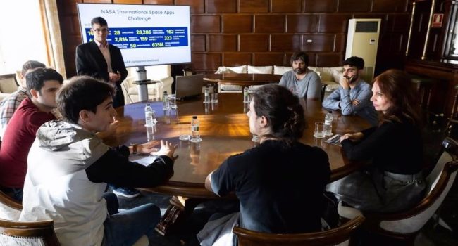 El equipo de Predictfire reunido en el Ayuntamiento de Zaragoza | Foto: Etopía