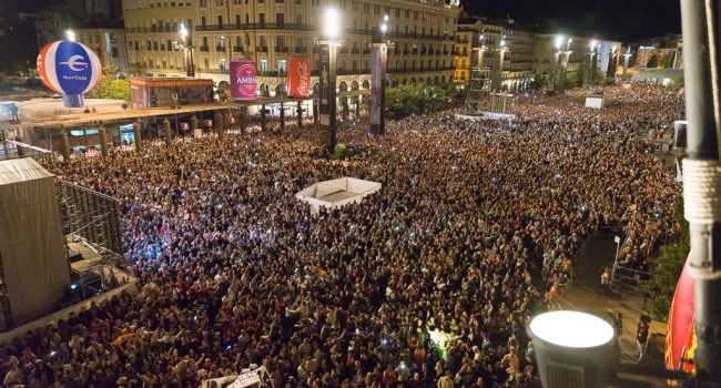 85.000 personas asistieron al pregón del año 2016. Foto: Pablo Ibáñez (AraInfo)