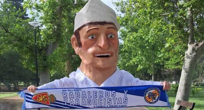 Presentación del cabezudo El Punteras homenaje a Prudencio Gómez y a los Alifantes del Real Zaragoza Peña Zaragocista La Convivencia EL RABAL recorte