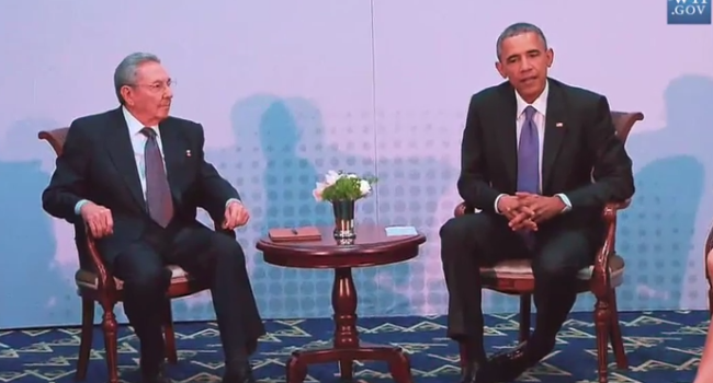 Raúl Castro y Barack Obama en un encuentro en Panamá.