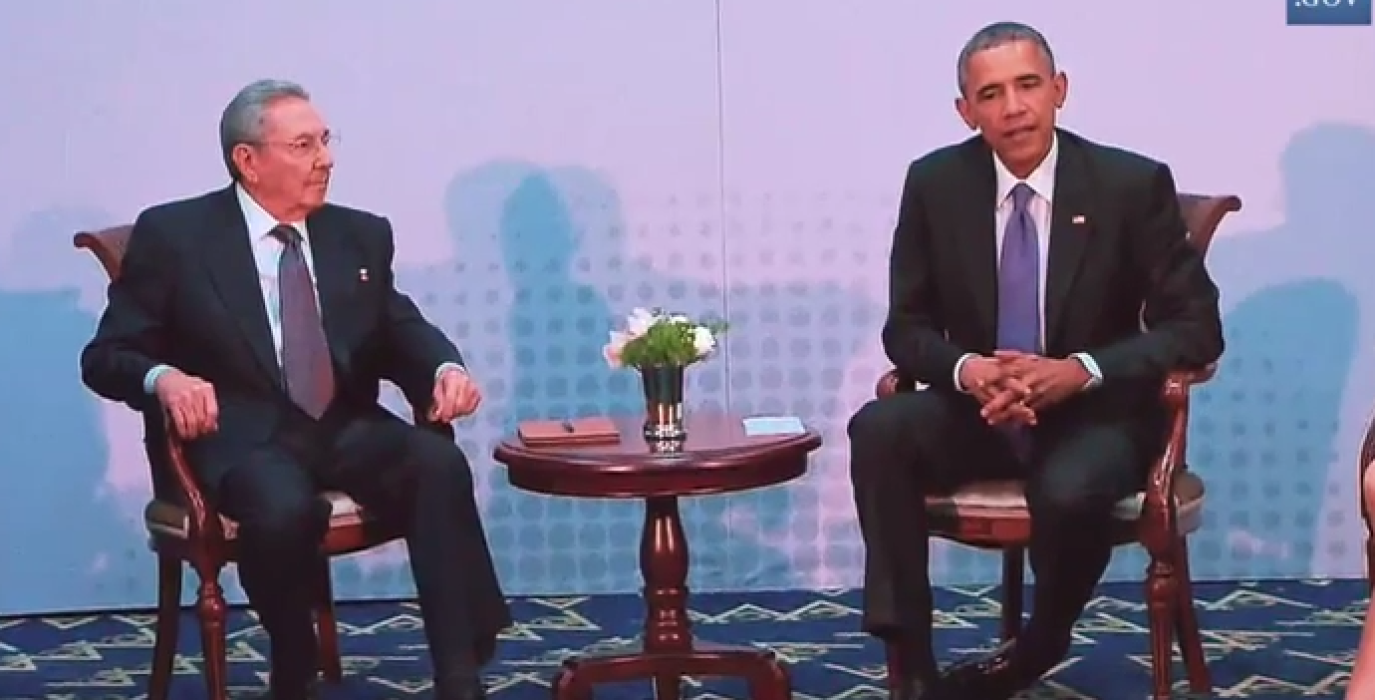 Raúl Castro y Barack Obama en un encuentro en Panamá.