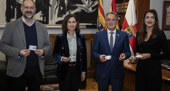 El presidente, Juan Antonio Sánchez Quero, y la vicepresidenta, Teresa Ladrero, con socios de gobierno Nerea Marín (En Común-IU) y José Manuel Latorre (CHA) | Foto: DPZ / Dani Marzo
