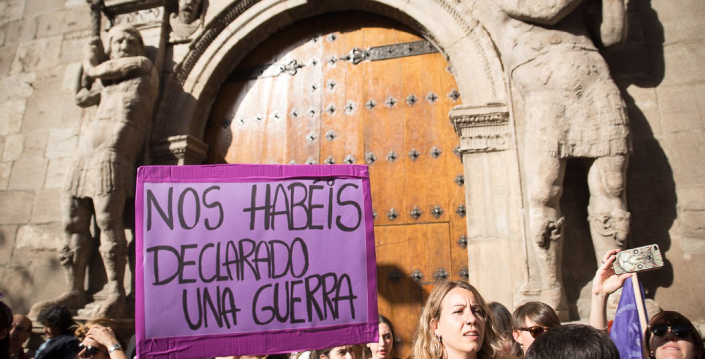 Protesta feminista en Zaragoza contra la sentencia de "La Manada". Foto: Pablo Ibáñez (AraInfo)