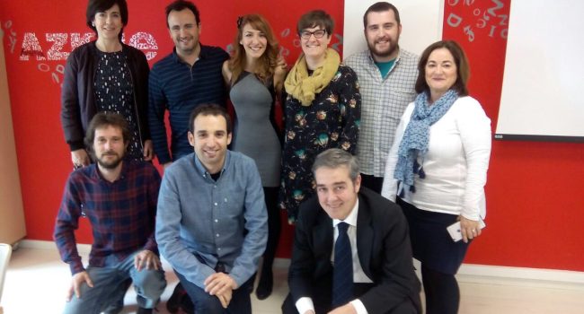 Representantes de Puyalón en la Euskararen Etxea en Bilbo.