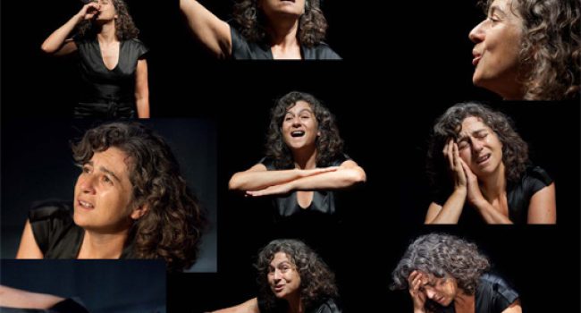 Imágenes de Ester Bellver durante la representación de 'Todos a una'.
