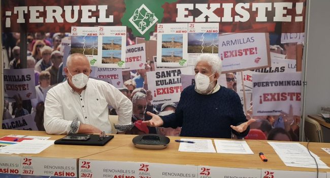 Los portavoces de la asamblea del Movimiento ciudadano Teruel Existe, Manolo Gimeno y Antonio Saz.