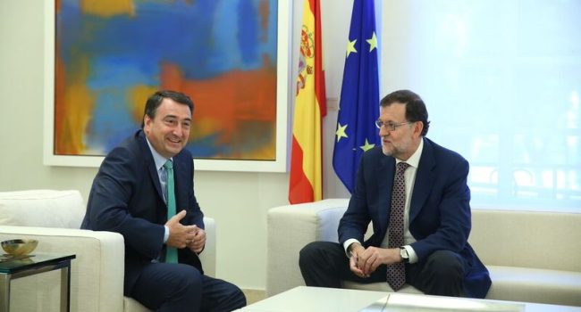 Rajoy y Esteban durante su encuentro en La Moncloa.  Foto: PP
