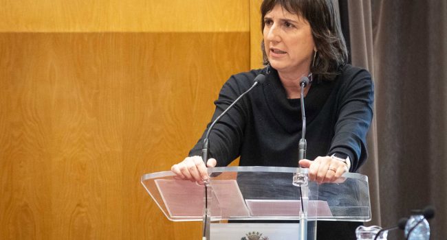 Lola Ranera, durante el debate del estado de Zaragoza. Foto: Daniel Marcos (AZ)