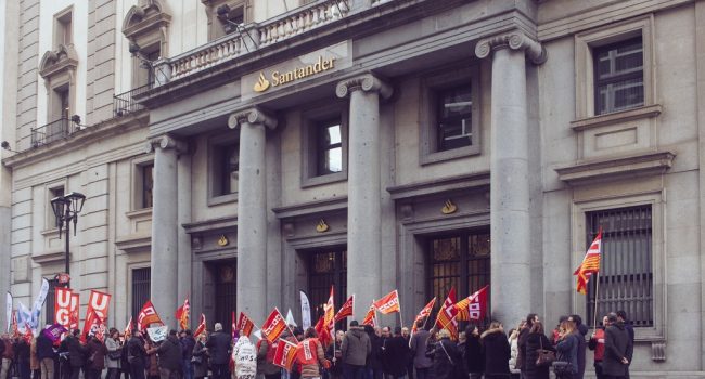 Reclaman “salarios justos para el sector financiero” y denuncian “el stress que soportan las plantillas”