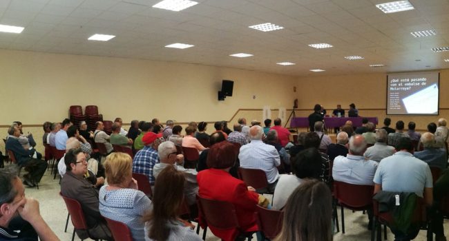 Numeroso público durante el acto en Ricla sobre Mularroya.