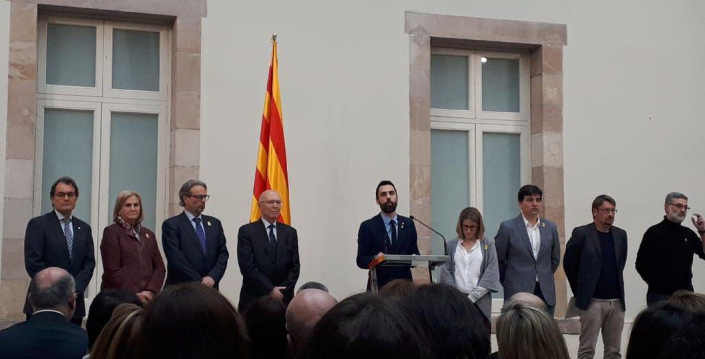 Torrent durante la lectura de la declaración en el Parlament de Catalunya. Foto: @monicapalacin29