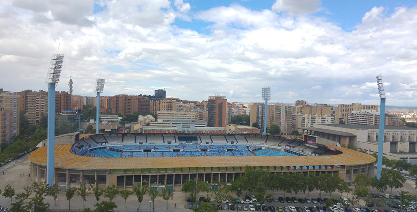 El Real Zaragoza utiliza desde hace décadas un equipamiento municipal como el estadio de La Romareda a cambio de un cómodo arriendo. Foto: Iker González Izagirre (AraInfo)