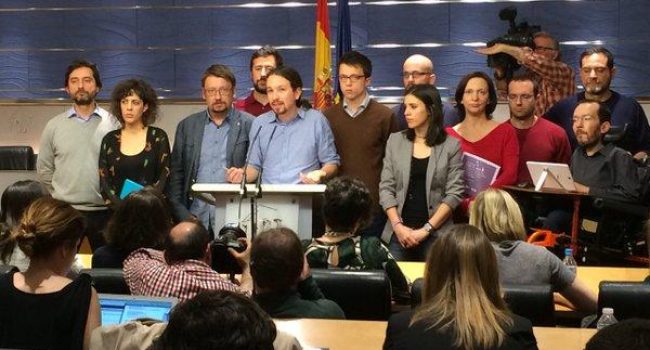 Rueda de prensa de Podemos en el Congreso el 8 de abril.