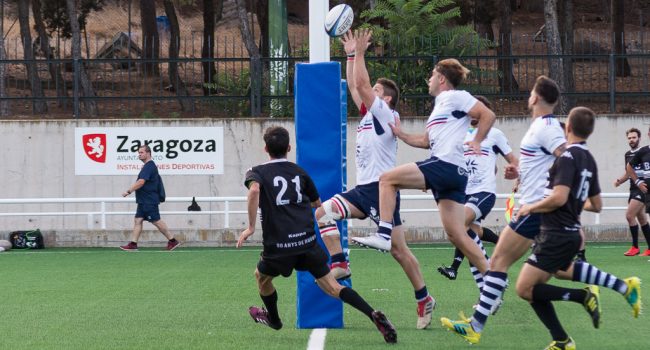 Un momento durante el partido. Foto: Pablo Ibáñez (AraInfo)