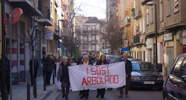 Cabecera del pasacalles reivindicativo de Torrero | Foto: Joaquín Salvador