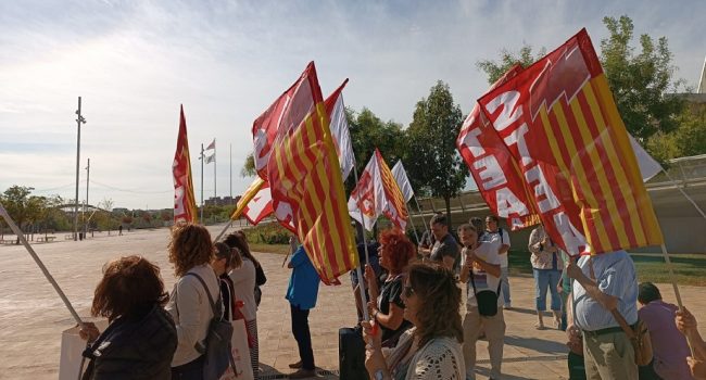 El Departamento de Educación sigue retrasando la reducción de horas lectivas para el profesorado