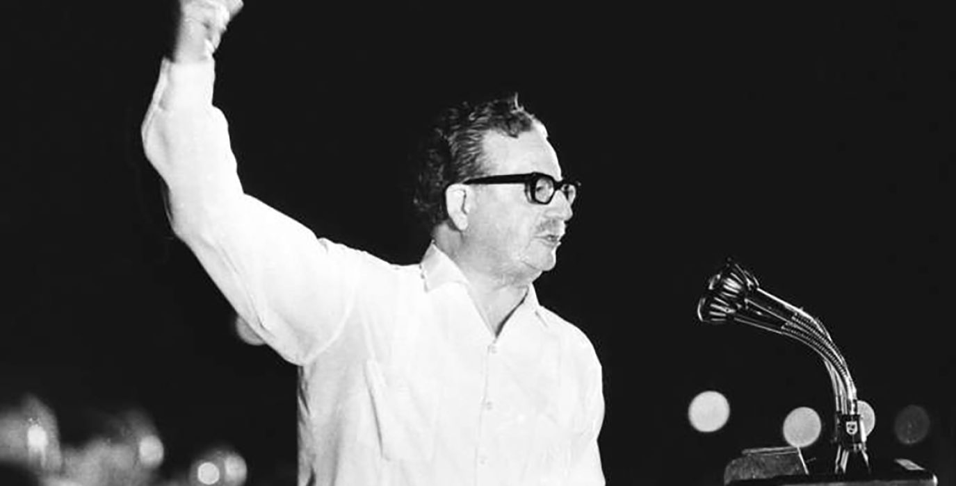 Salvador Allende, presidente de Chile, derrocado y asesinado tras el golpe militar del 11 de septiembre de 1973 | Foto: Fundación GAP (CC BY-NC-SA 2.0)