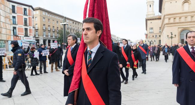 Representantes del PP en un acto religioso en la Catedral de La Seo. Foto: Pablo Ibáñez (AraInfo).