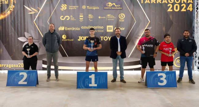 Santiago Martínez en el podio de su categoría. | Foto: FATM