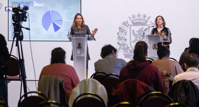 Sara Fernández y María Navarro en la presentación de los Presupuestos de 2023 para Zaragoza