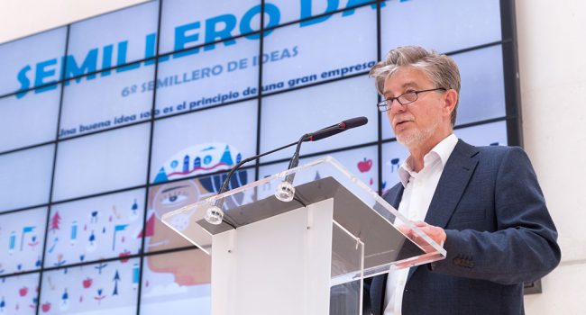 Santisteve en la inauguración del Semillero Day. Foto: Miguel Gracia García