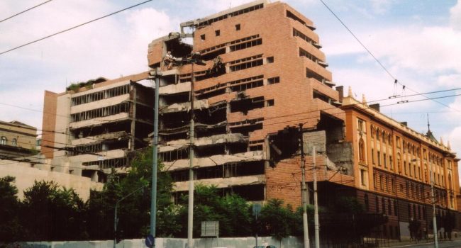 Numerosos bombardeos de la OTAN tuvieron como objetivos edificios civiles en Serbia.