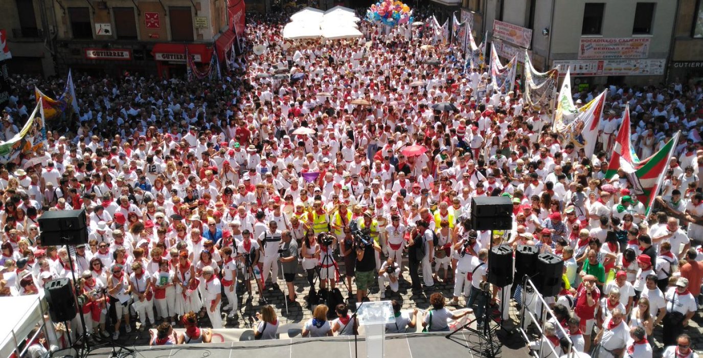 Acto celebrado este domingo en Iruñea convocado por la plataforma Sanfermines 78 Gogoan. Foto: @SortuIrunea