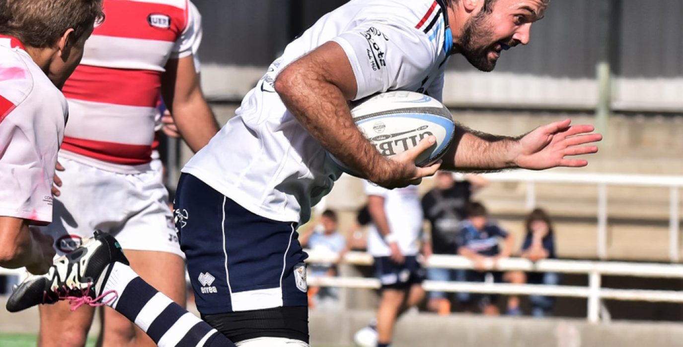 El bearnés Francois Shartou en un partido con el Fénix.