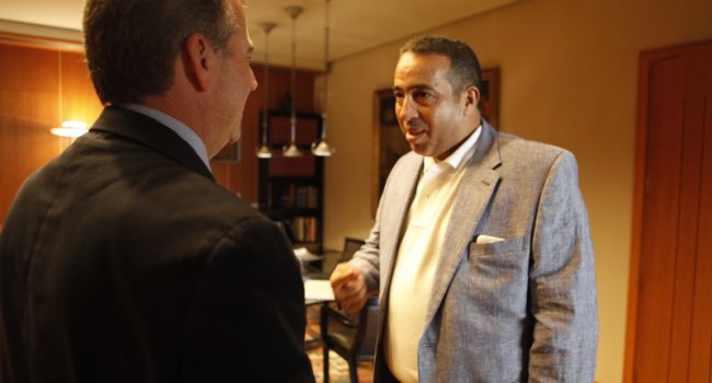 Sidahmed Darbal durante la reunión, en septiembre de 2015, con el anterior presidente de las Cortes, Antonio Cosculluela. Foto: Cortes