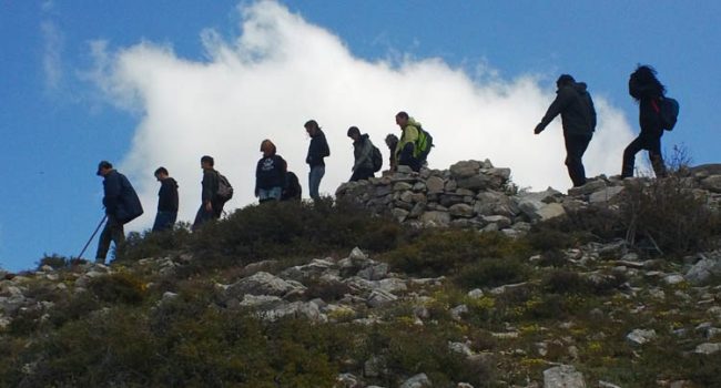 Visita a las trincheras de la Guerra Civil en la Sierra de Cucalón. Foto: Coordinadora Antifascista Zaragoza