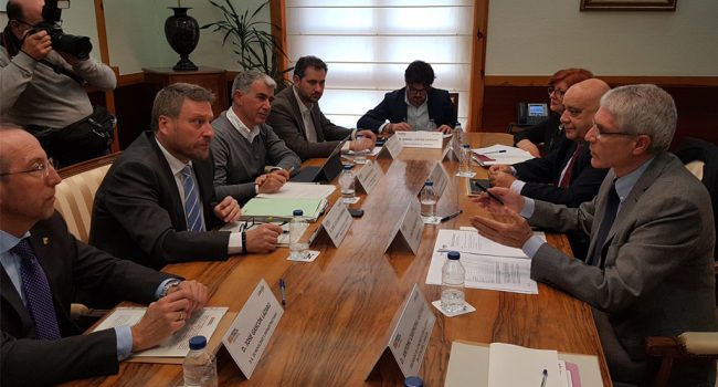 Soro y Táboas durante la reunión entre el Gobierno de Aragón y Renfe este pasado febrero.