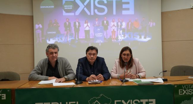 Joaquín Moreno, Tomás Guitarte y Pilar Buj en la presentación del programa electoral de Teruel Existe | Foto: Teruel Existe