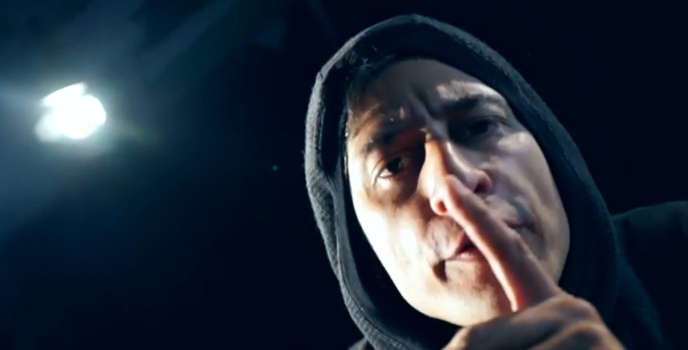 Eco-Mbativa, Mc Conta-Mina Gonzalez, Mc Rico y Dj Sosa son los creadores de la canción.