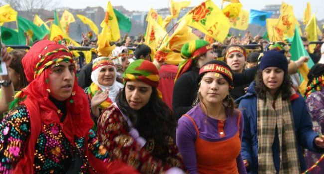 Feministas, defensores de los derechos de LGTB, así como minorías no musulmanas, que se sienten discriminadas celebran los resultados de los comicios del domingo.