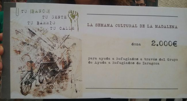El cheque entregado por la SCM al Grupo de Ayuda al Refugiado de Zaragoza.