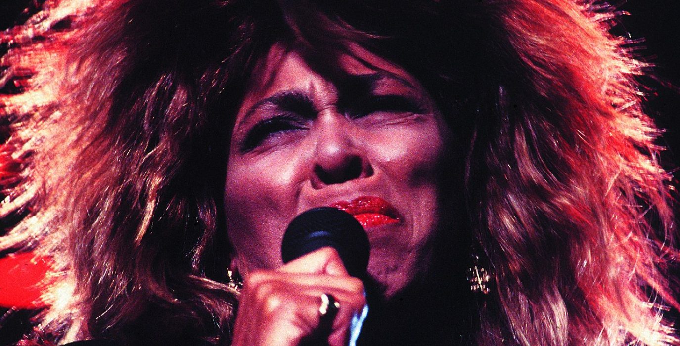 Tina Turner, en un concierto en 1990 | Foto: Les Zg (CC BY-SA 4.0)