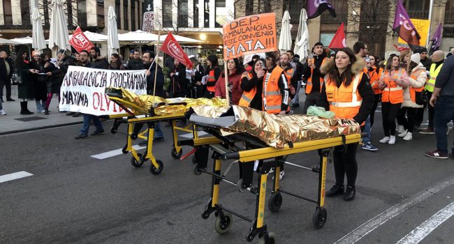 Manifestación en Zaragoza convocada por el colectivo de Transporte Sanitario en Lucha de Aragón | Foto: @saulesclarin
