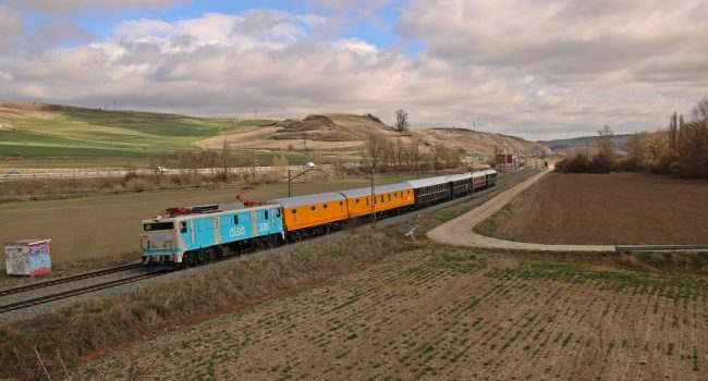 El Tren Azul de AZAFT inicia su temporada de circulaciones 2024 con el “Tren del Tambor” a La Puebla d'Íxar