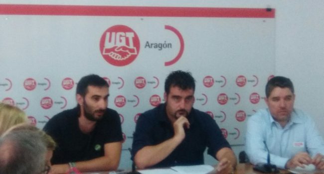 Representantes de los tres sindicatos durante la rueda de prensa del lunes.