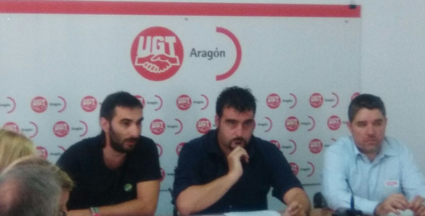 Representantes de los tres sindicatos durante la rueda de prensa del lunes.