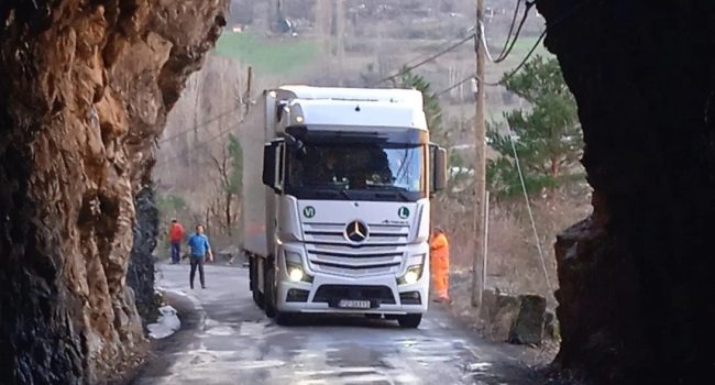 Denuncian el mal funcionamiento de los semáforos en los túneles de acceso a la Val de Chistau