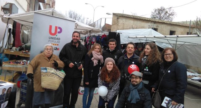Representantes de la candidatura en un acto en Sariñena. Foto: UP