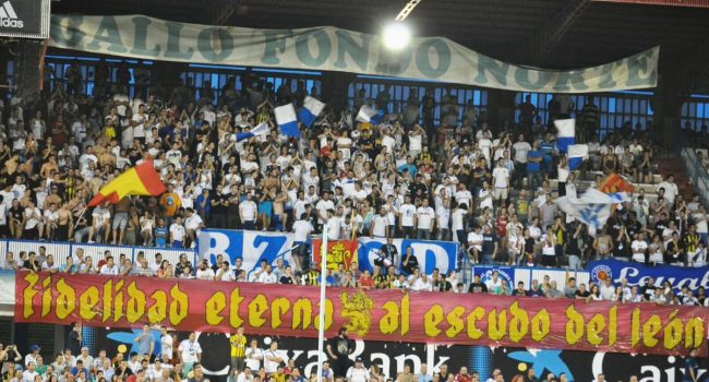 Ultras del Ligallo en la Romareda. Foto: @Ligallo