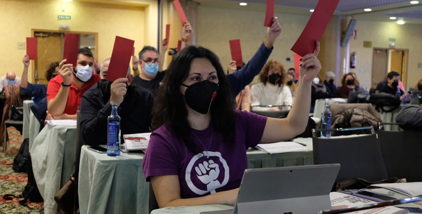 Una de las votaciones efectuadas en el XII Congreso | Foto: Intersindical
